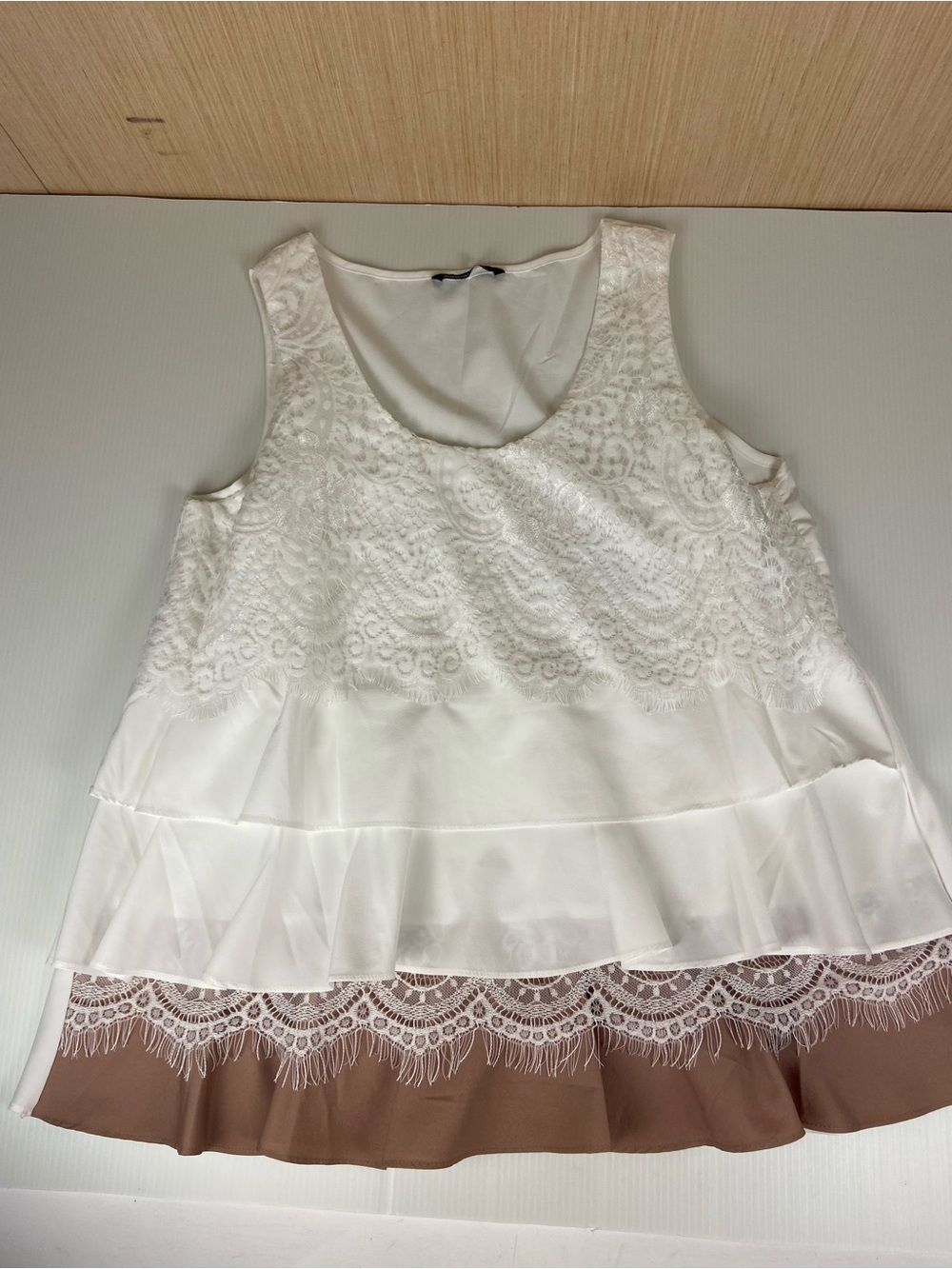 NORACORA XL White Lace Peplum Tunic Top Blush Hem